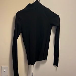 WAYDAMIN TURTLE NECK TOP